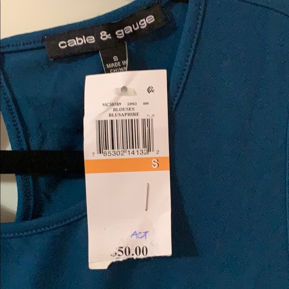 Sleeveless. Stretch. Dressy tank - Picture 3 of 4